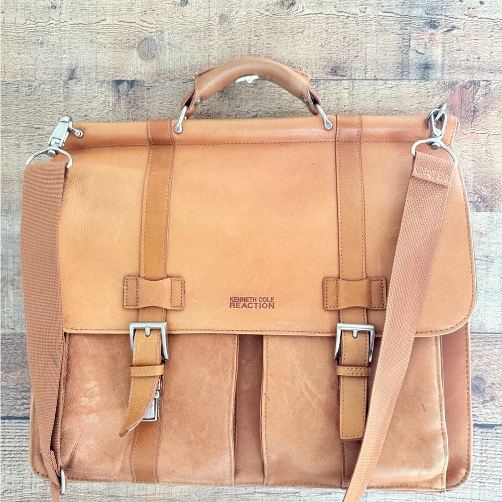 Kenneth Cole Reaction Mind Your Own Business Colombian Leather Laptop Bag